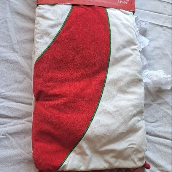 Wondershop Other - 48 Inch Red and White Christmas TREE Skirt